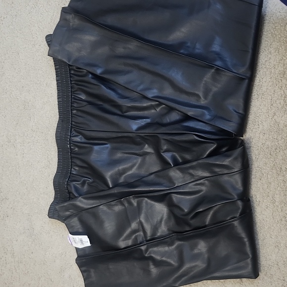 Halogen Faux Leather Pants - Picture 3 of 4